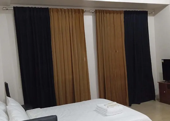 Grand Staycation 81 Newport * マニラ市