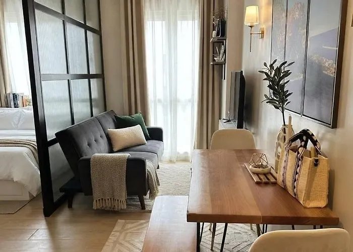 アパートホテル Grand Staycation 81 Newport *